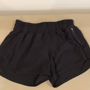 Lululemon 4” Tracker shorts